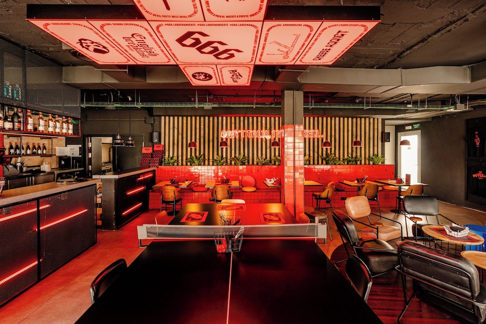 restaurant cafeteria