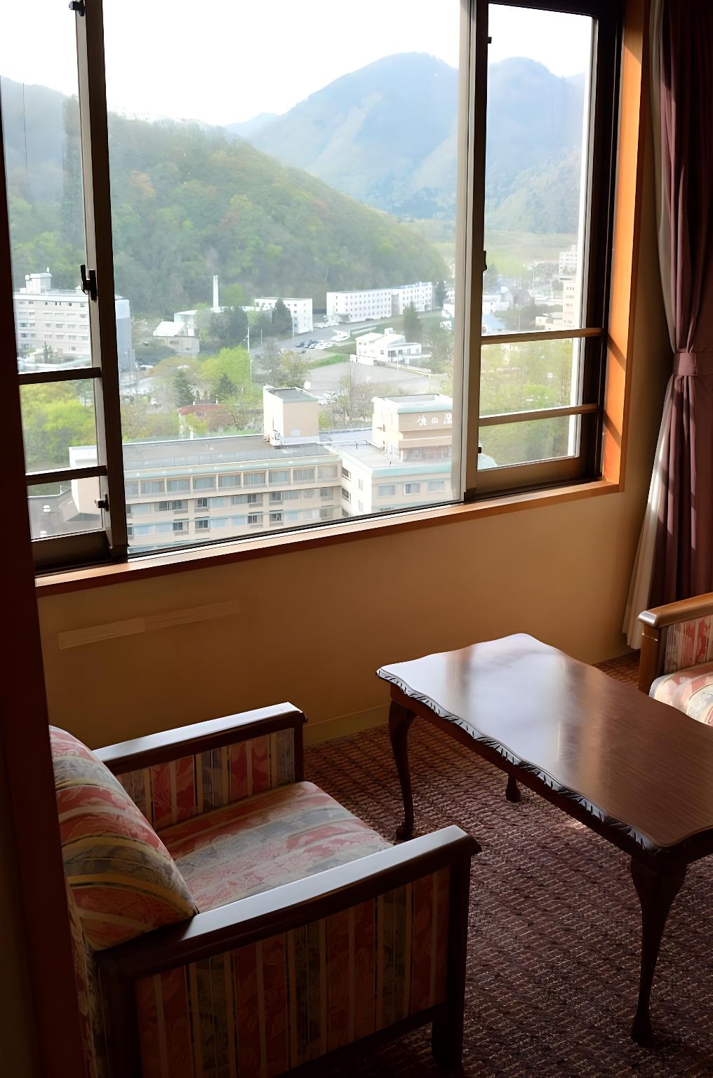 JAPANESE, VALLEY VIEW, PRIVATE BATHROOM
