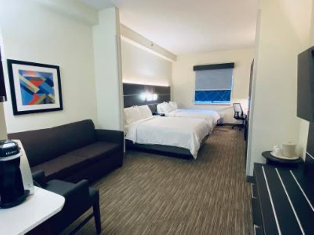 Holiday Inn Express Hotel And Suites Gadsden W Near Attalla 23/76