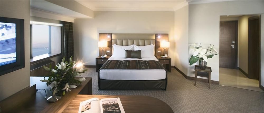 جناح جونيور بسرير كينج بإطلالة على البحر، Movenpick Hotel Izmir 5/9