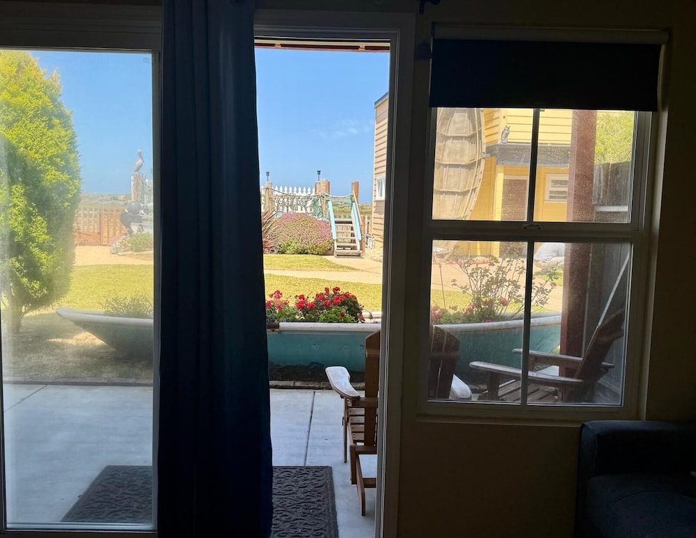Captain's Inn At Moss Landing 39/74