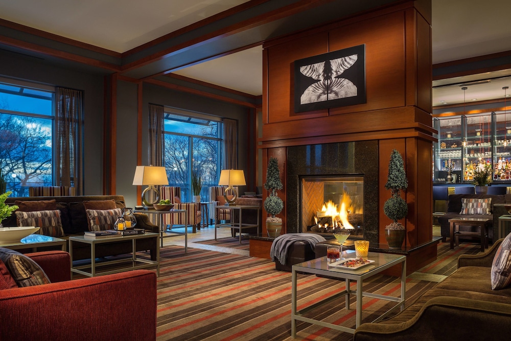 Courtyard Marriott Burlington Harbor 30/48