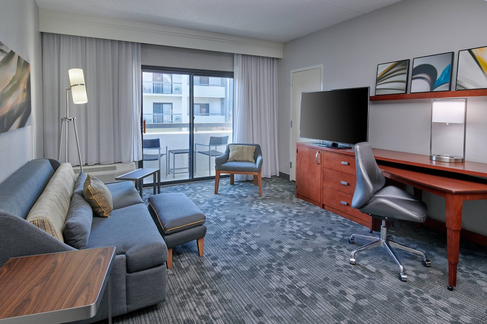 Courtyard Indianapolis Castleton 27/46