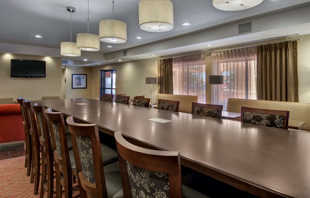 Hampton Inn Provo 26/34