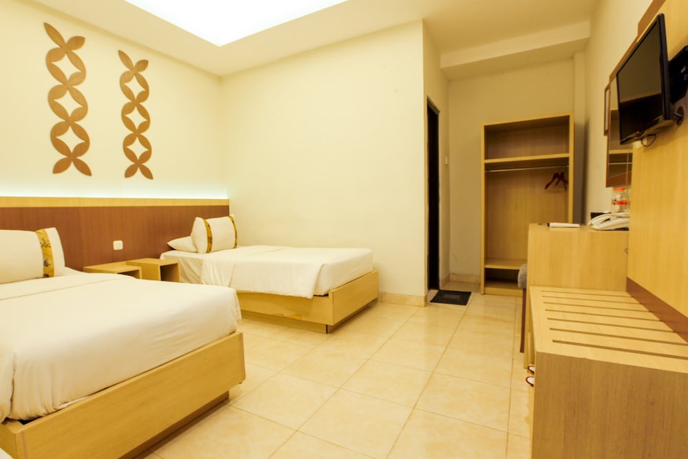 Standard, Twin Beds