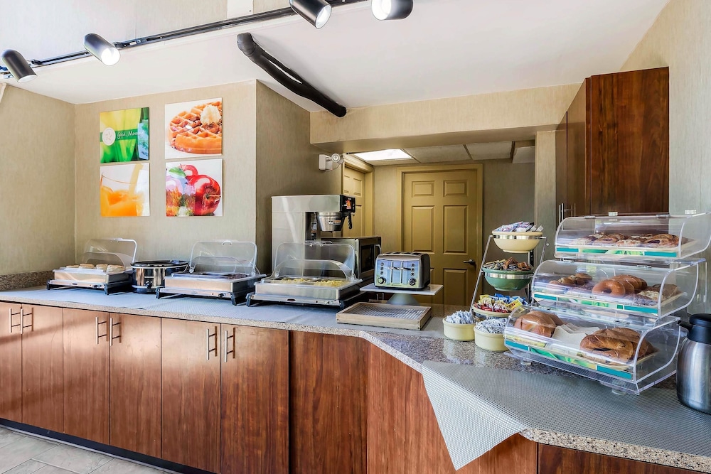 Quality Inn & Suites Sevierville - Pigeon Forge 29/34