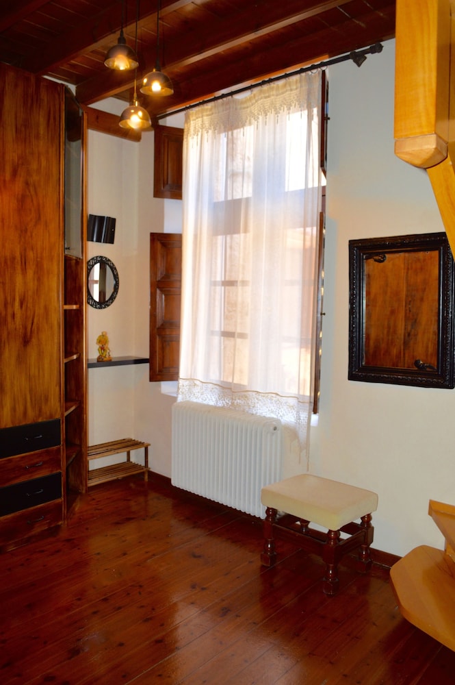 Medieval Villa 7/46