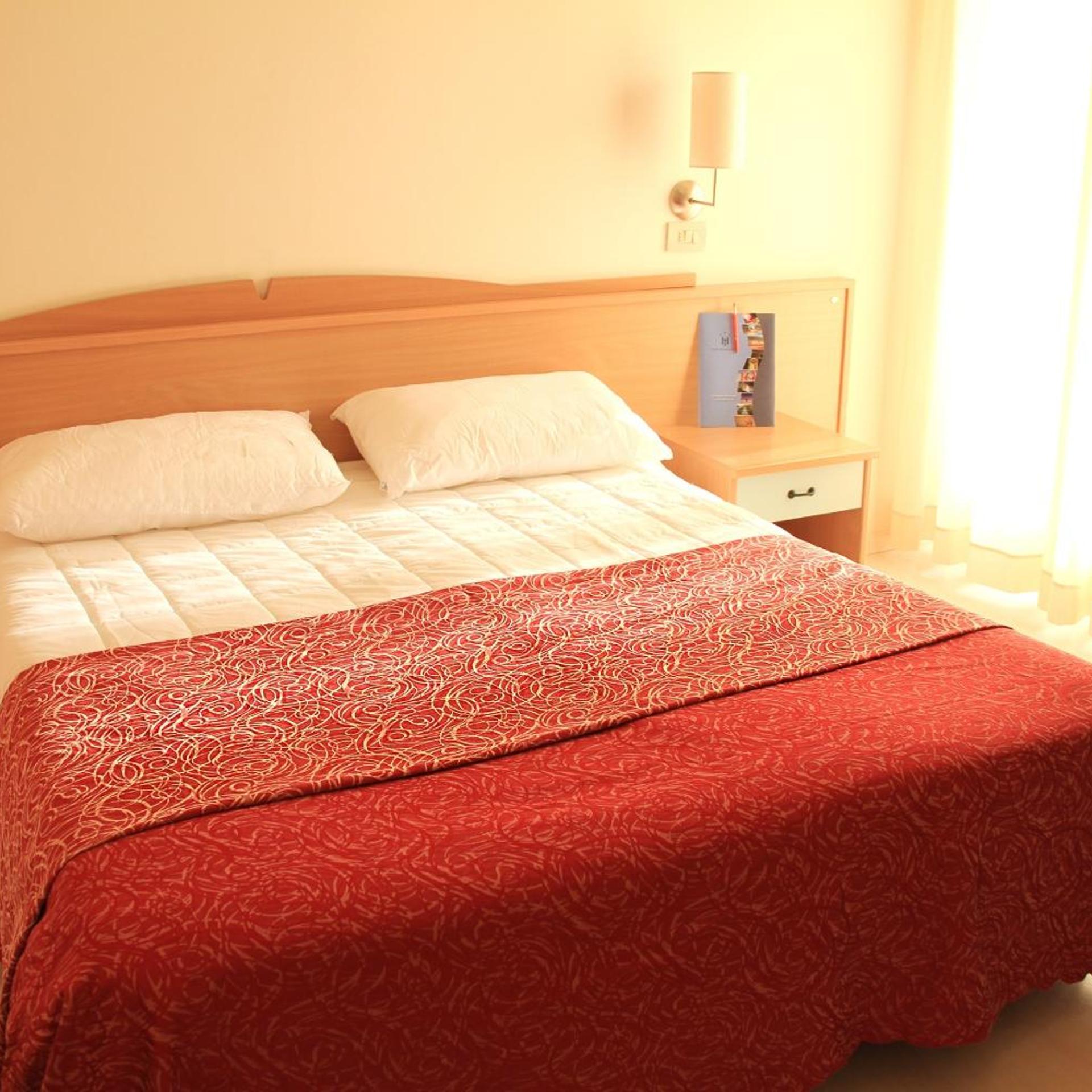 BUDGET, DOUBLE OR TWIN BED, NO CLEANING SERVICES