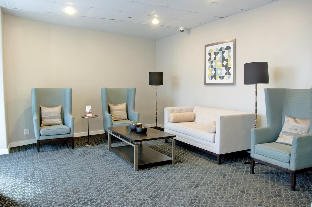 HOLIDAY INN VICTORVILLE 39/77