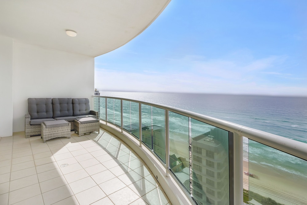 Pacific Views Resort 42/73