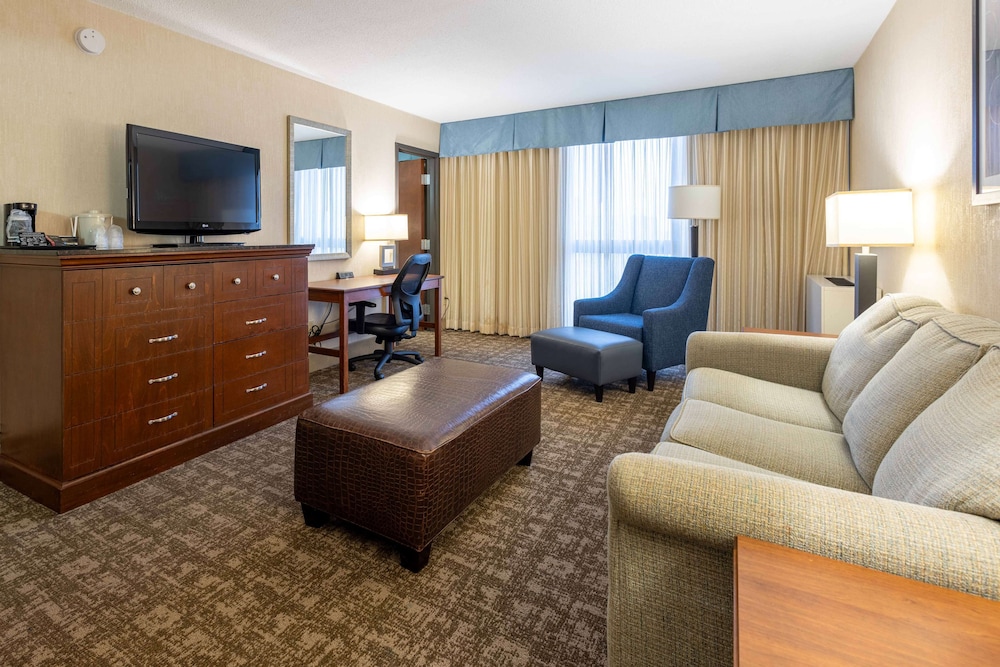 Pear Tree Inn St Louis Near Union Station 28/50