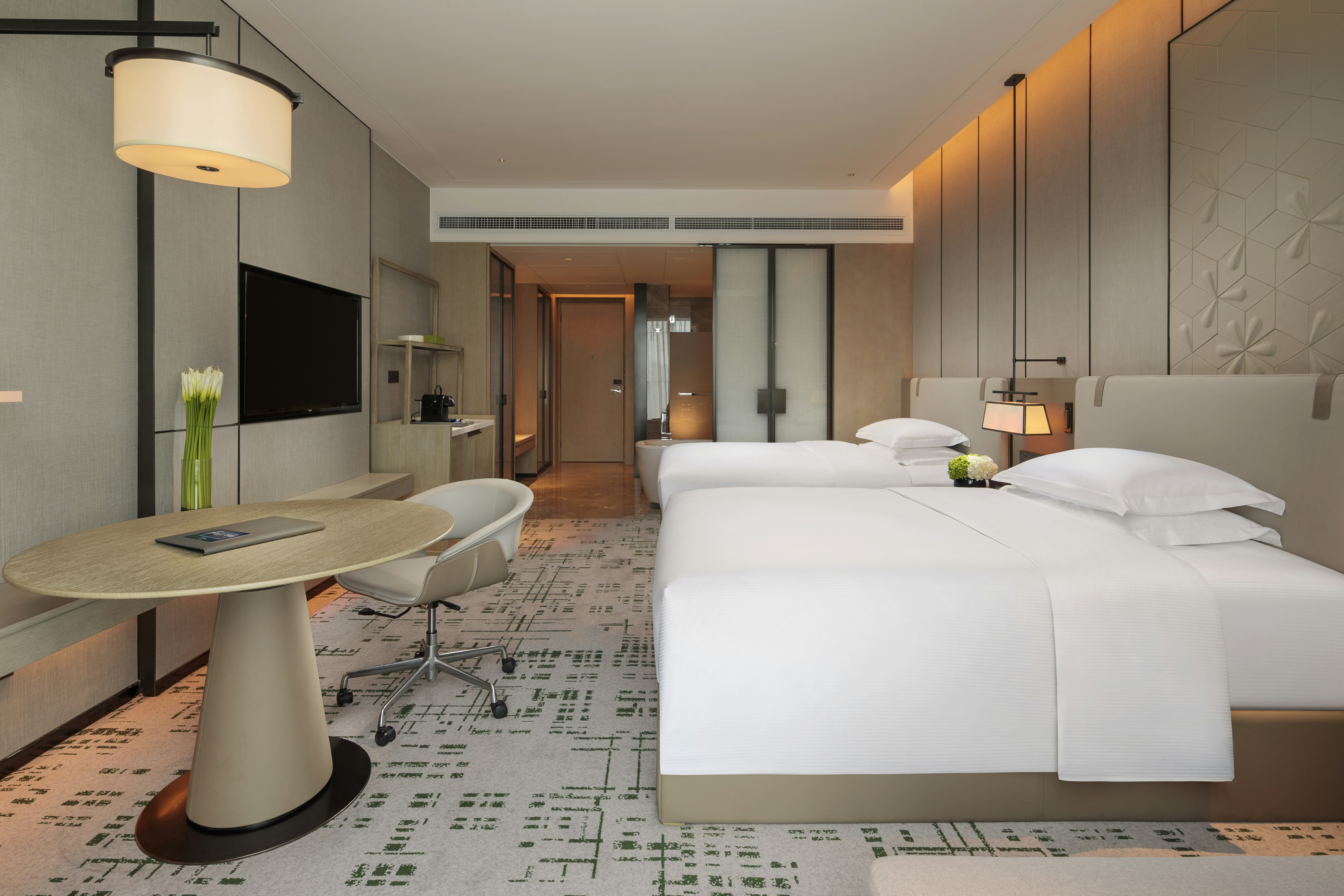 EXECUTIVE, TWIN BEDS