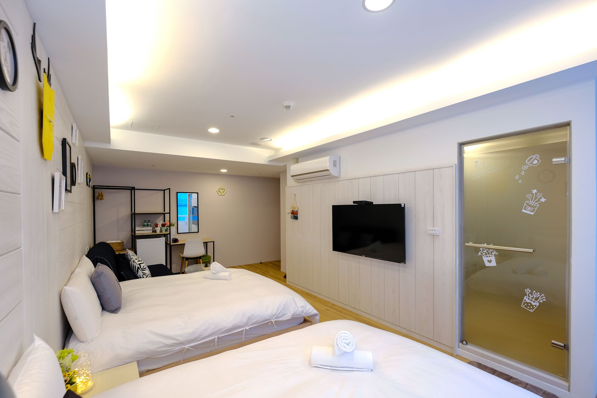 FAMILY, QUADRUPLE, 2 DOUBLE BEDS