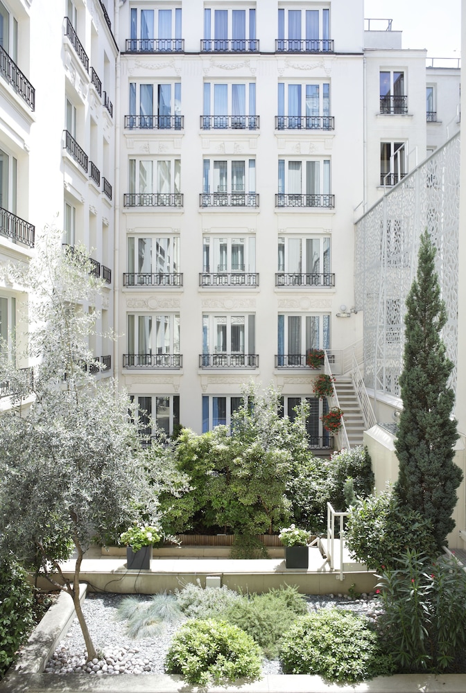 Hotel Rochester Champs-Elysees 66/68