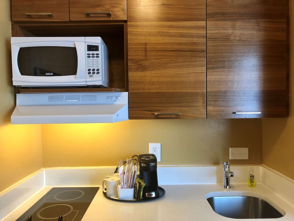 Best Western Plus Suites Downtown 23/42