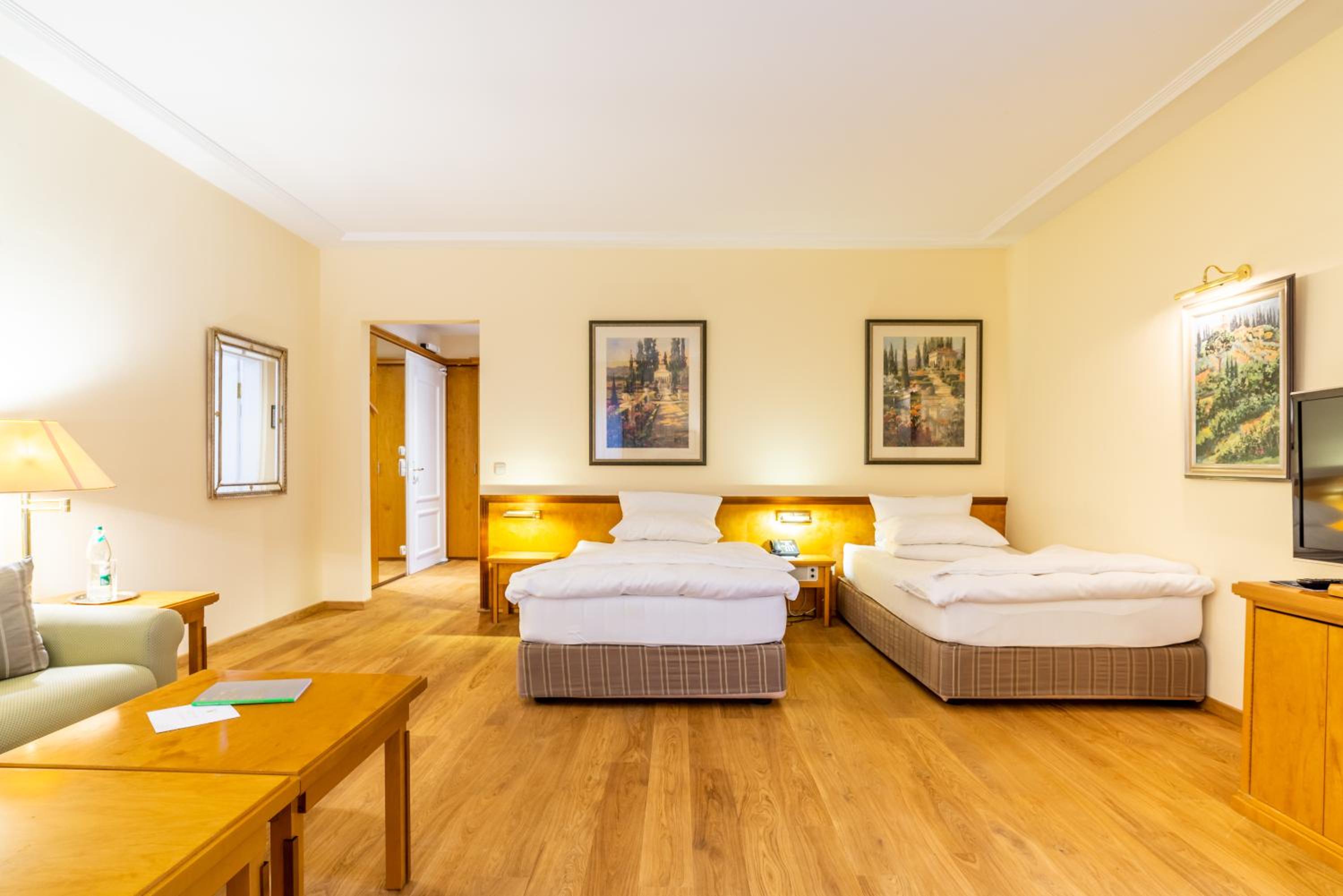 غرفة بسرير مزدوج أو سريرين منفصلين، Villa Hammerschmiede Hotel 2/10