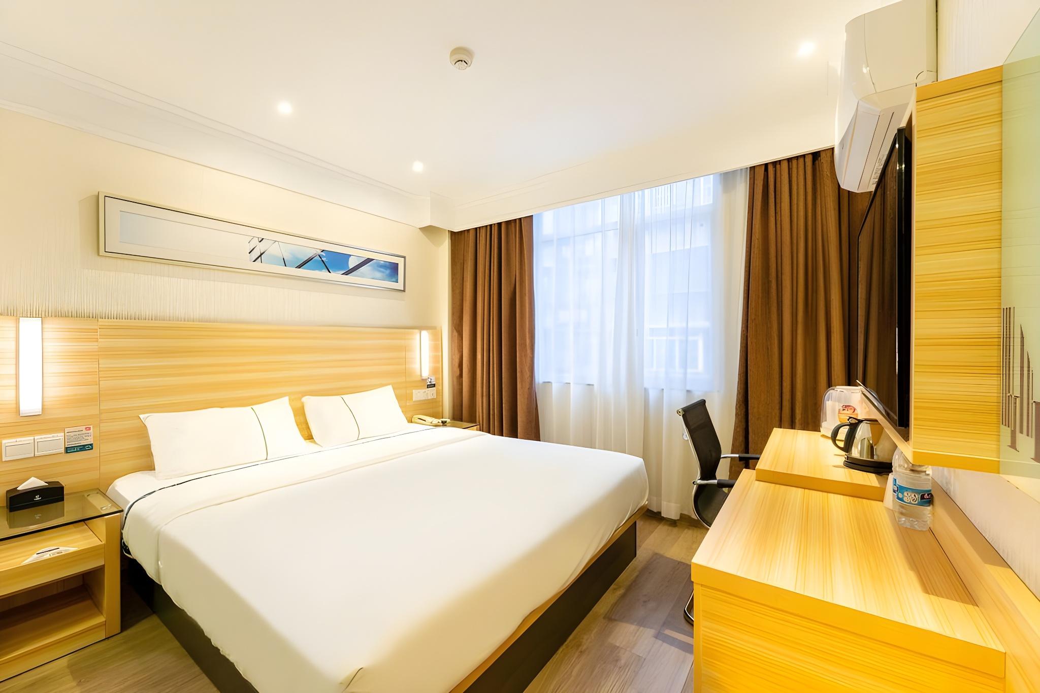 COZY, DOUBLE BED