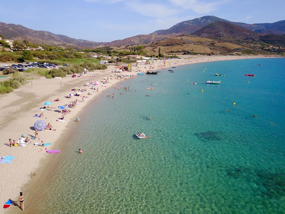 Marina Di Lava Hotel 46/60