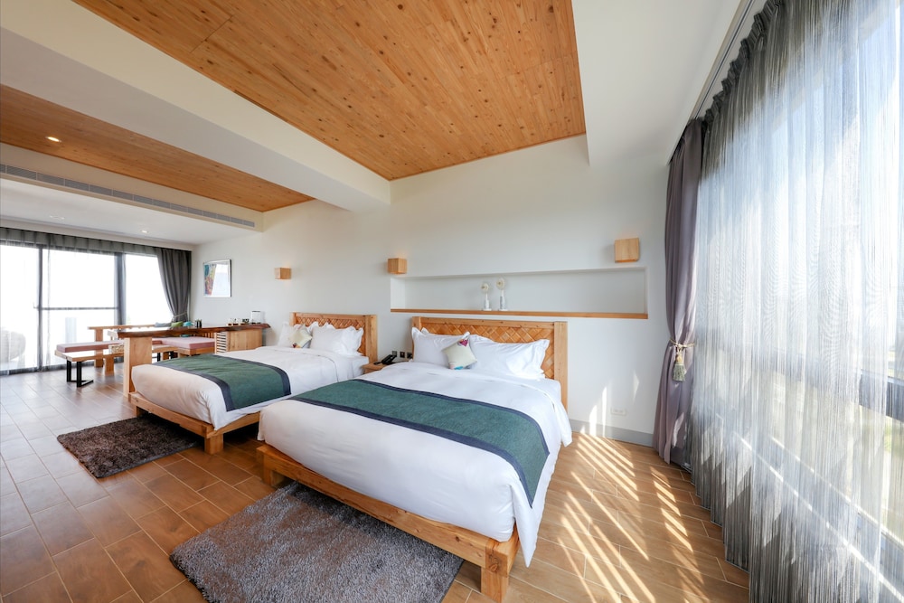 DELUXE, QUADRUPLE, 2 QUEEN BEDS, TERRACE, CORNER