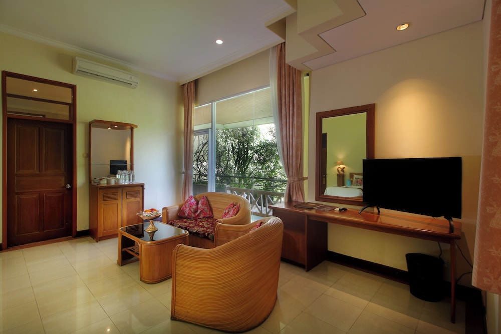 Parigata Resort Spa 52/71