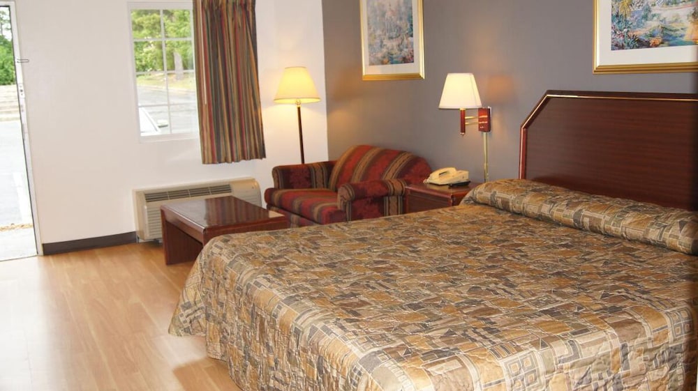 Executive Inn 11/36