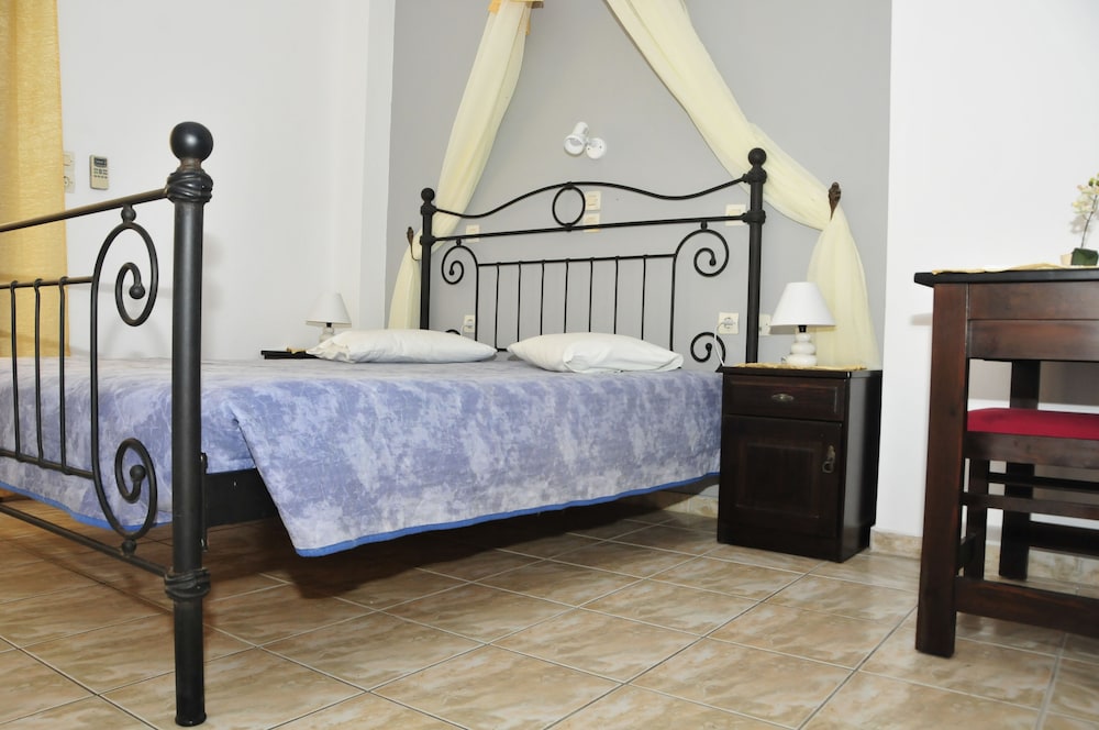 Anessis Santorini 28/47