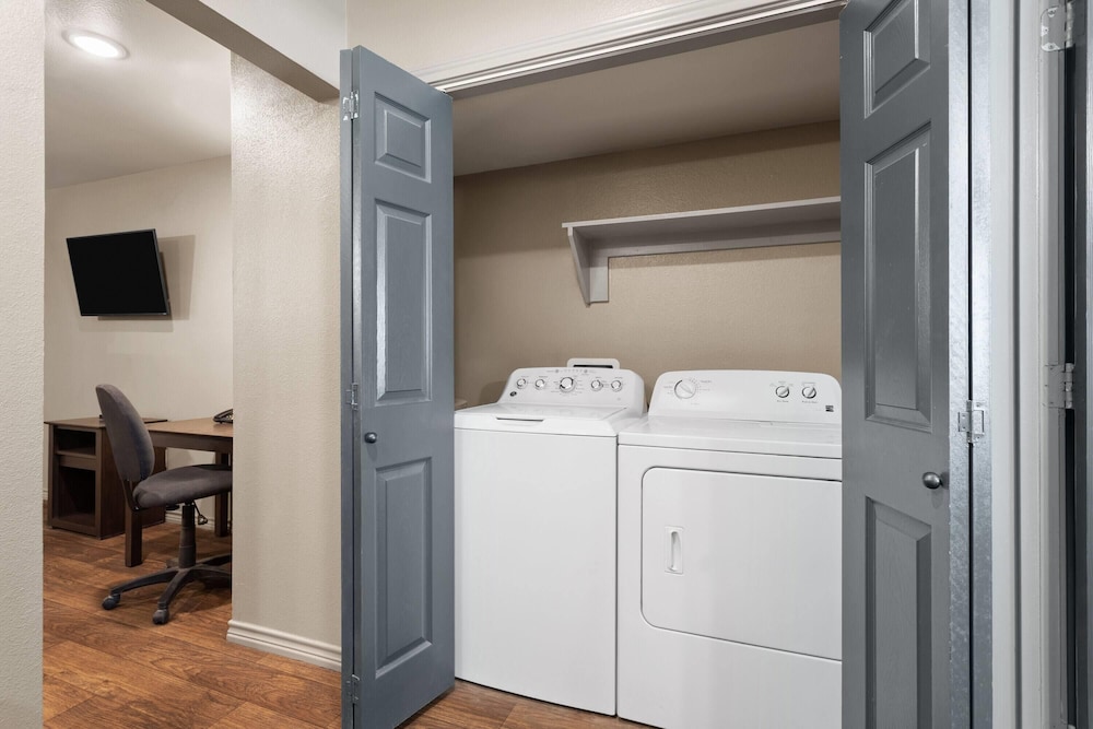 Eagles Den Suites Big Spring a Travelodge by Wyndham 27/34