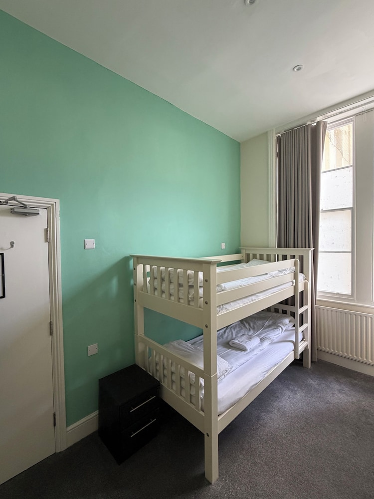 BRIGHTON HOTEL(FORMERLY BEST WESTERN BRIGHTON) 4/45