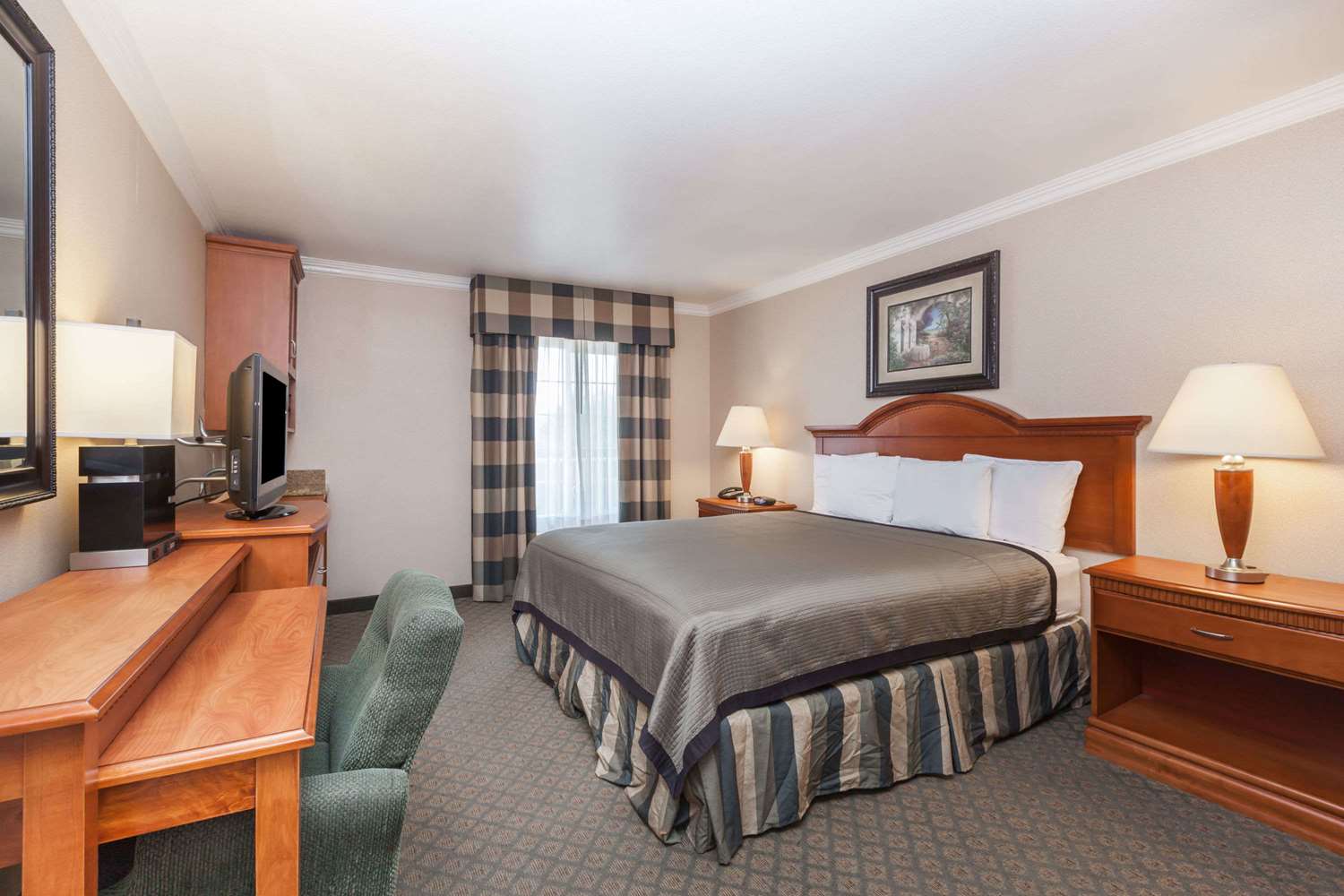 Travelodge By Wyndham Sylmar Ca 5/11