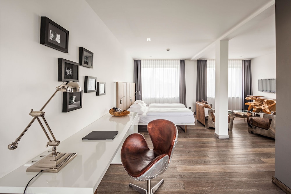 The Deutz, a Tribute Portfolio Hotel 40/61