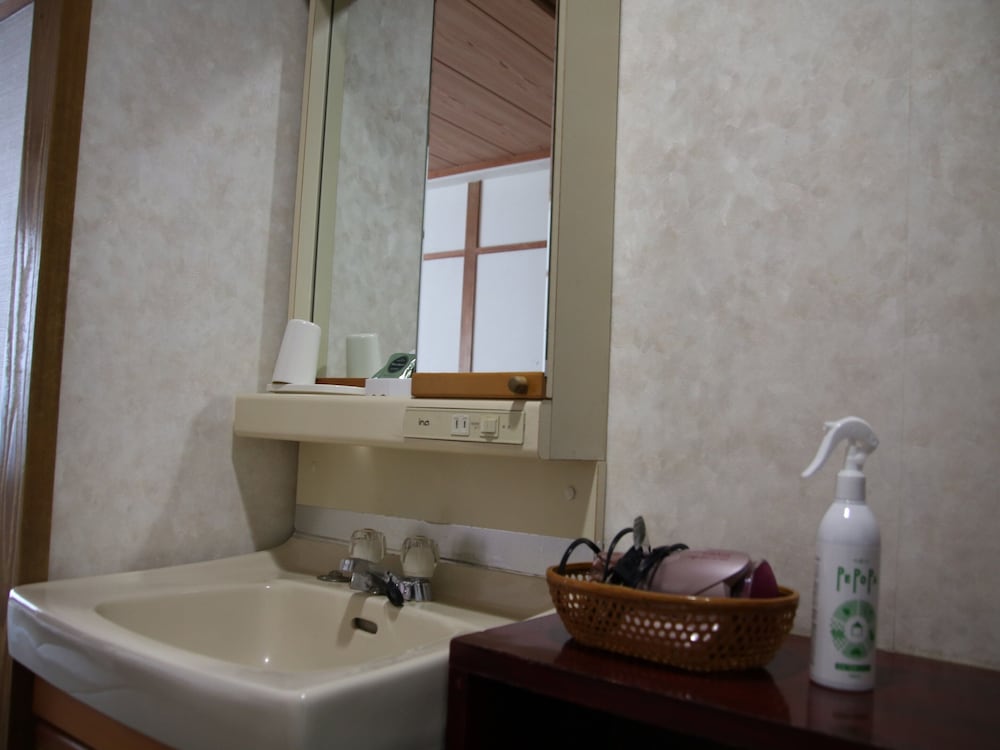 Miyajima Hotel New Kotobuki 21/22