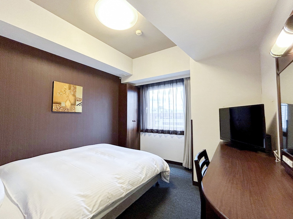 ROOM, SINGLE