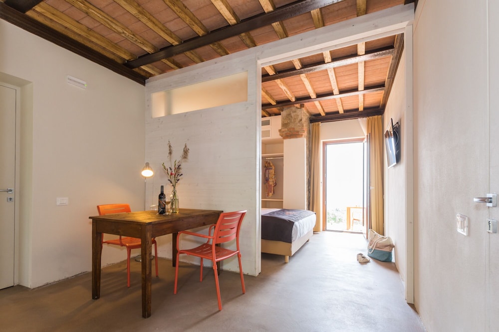 Valdonica Winery & Vineyard Residence 27/50