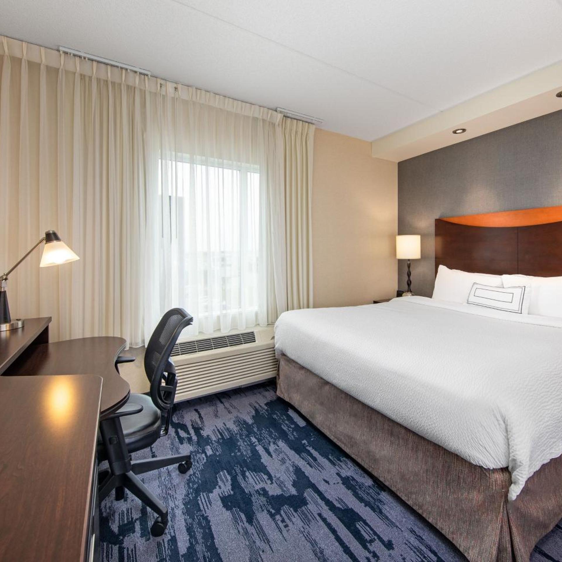 Studio, King Bed, Sofa, Bathtub, Accessible