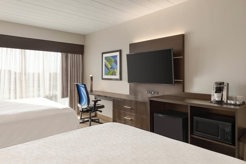 Holiday Inn Express & Suites Fort Myers East - The Forum 35/65
