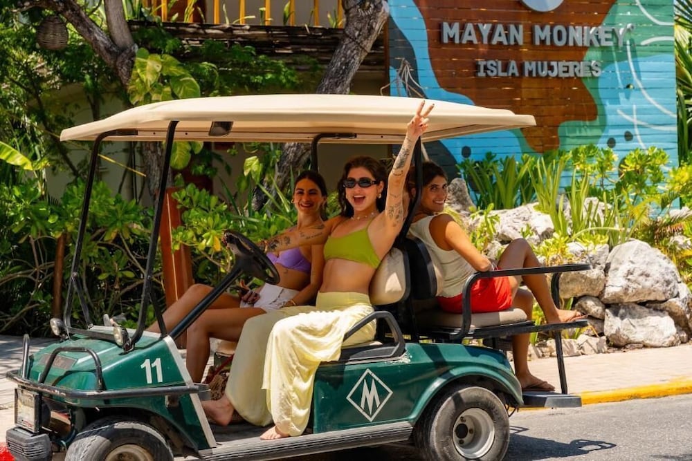 Mayan Monkey Isla Mujeres 38/50