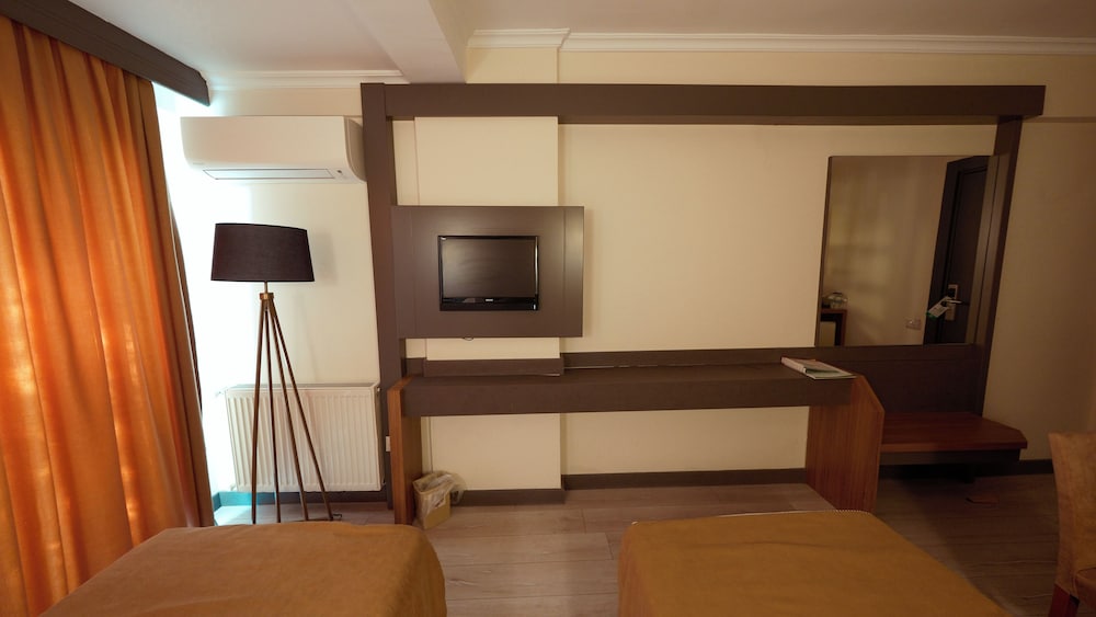 Lycus River Thermal Hotel 40/50