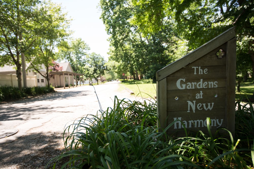 New Harmony Inn Resort & Conference Center 3/49