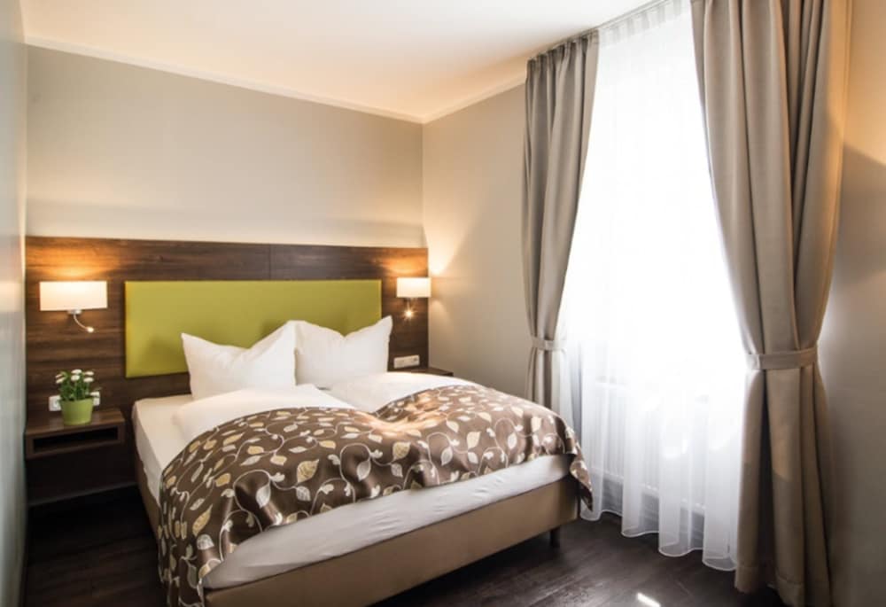 Batu Apart Hotel 12/50