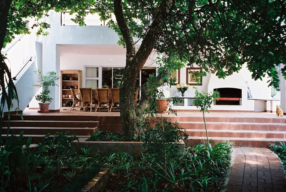 Melrose Place Guest Lodge and Conferencing 43/50