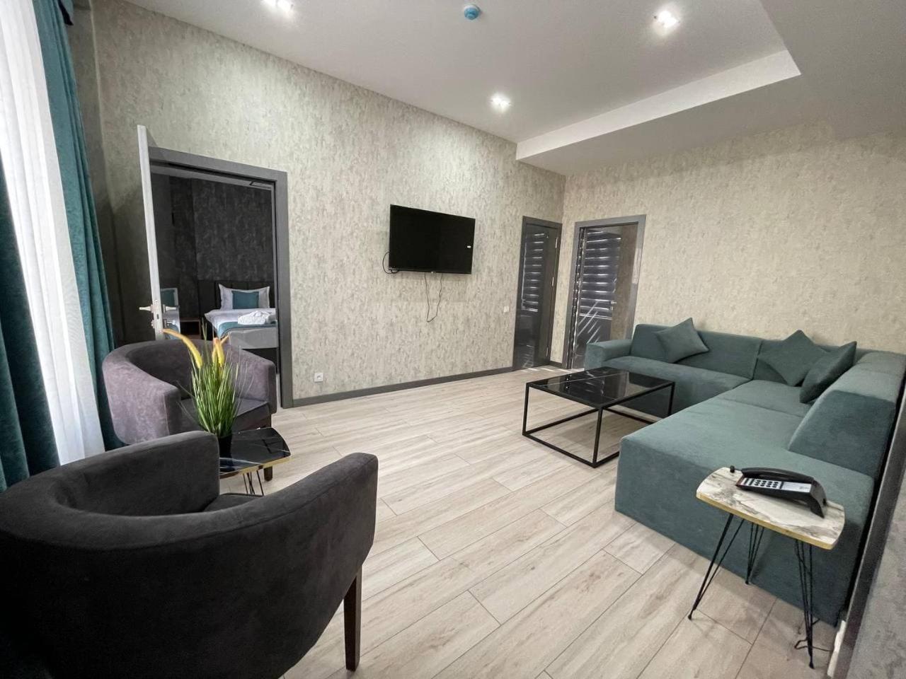 Alpha Plaza Hotel 23/37