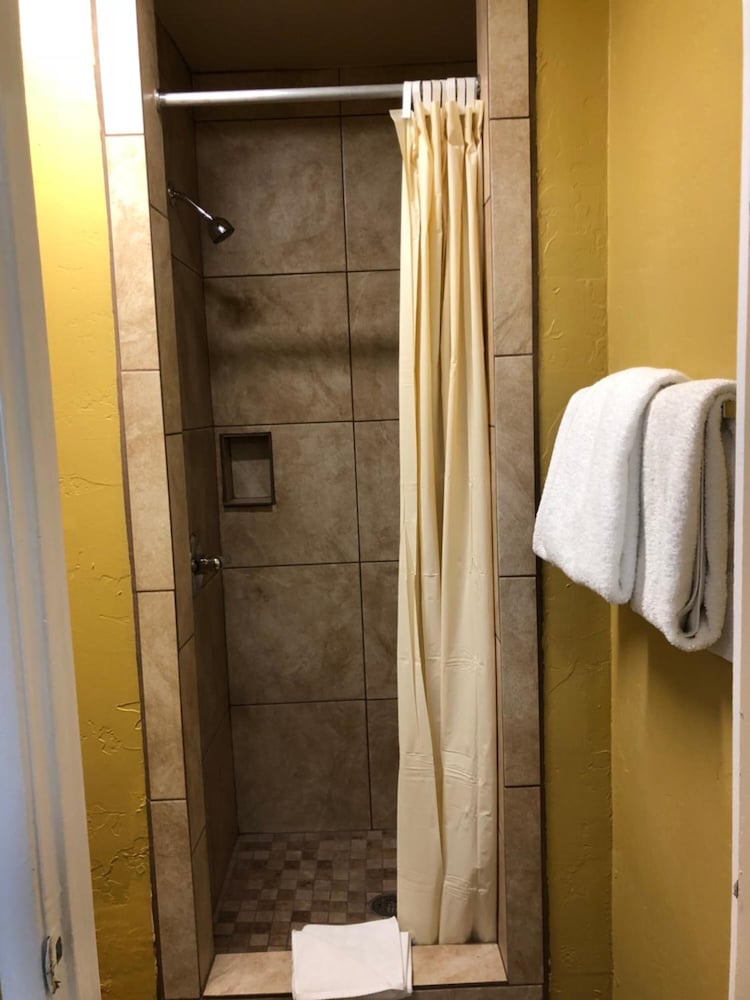 Holland Inn And Suites 25/51