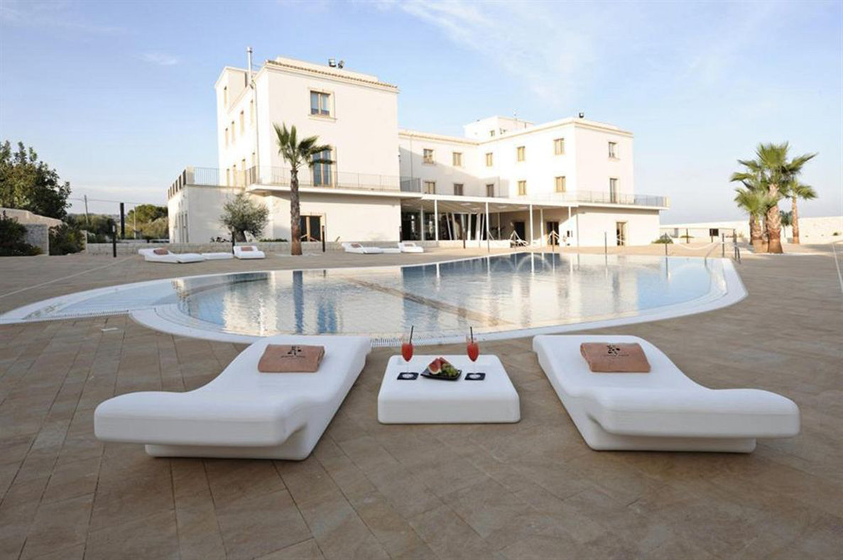 Pietre Nere Resort 70/72