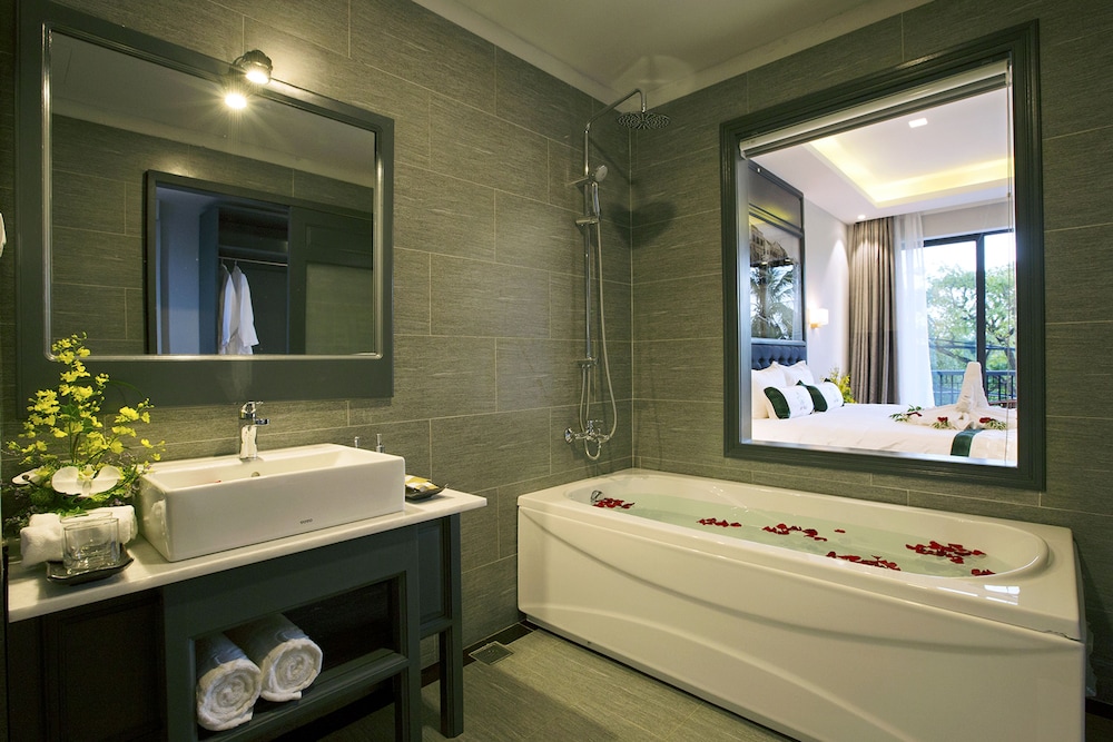 Ivy Villa 31/49