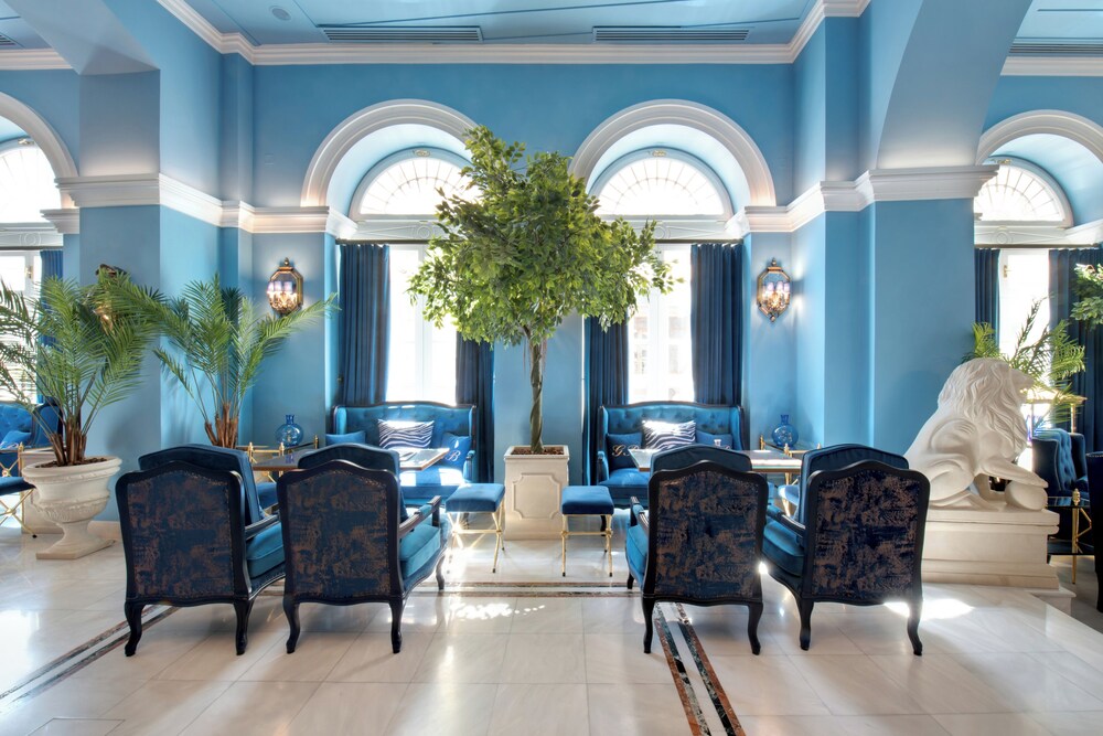 Grande Bretagne Hotel 38/53