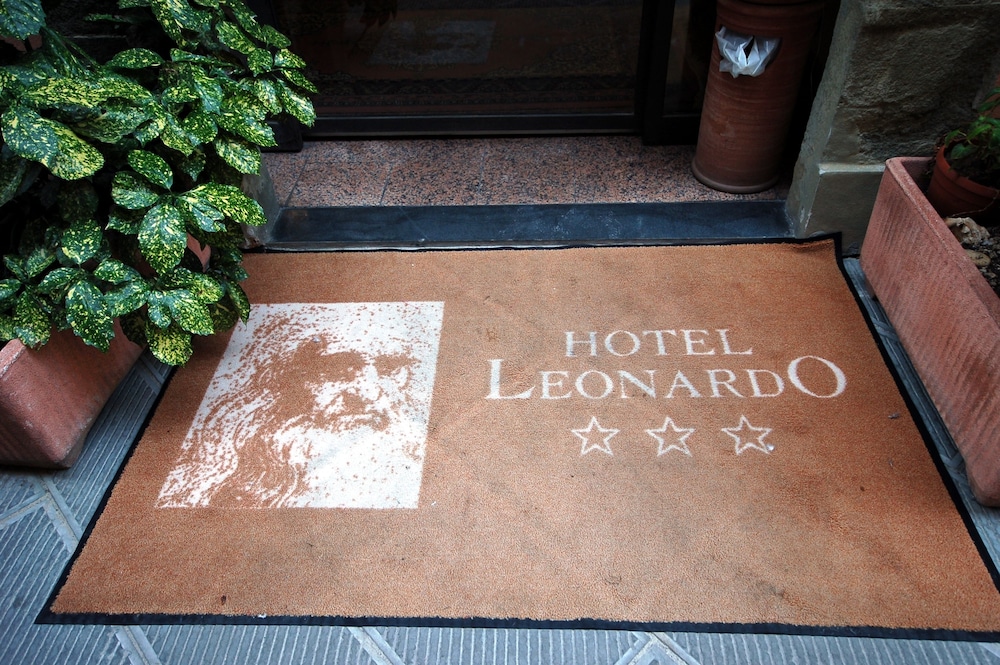 Leonardo Hotel 7/63