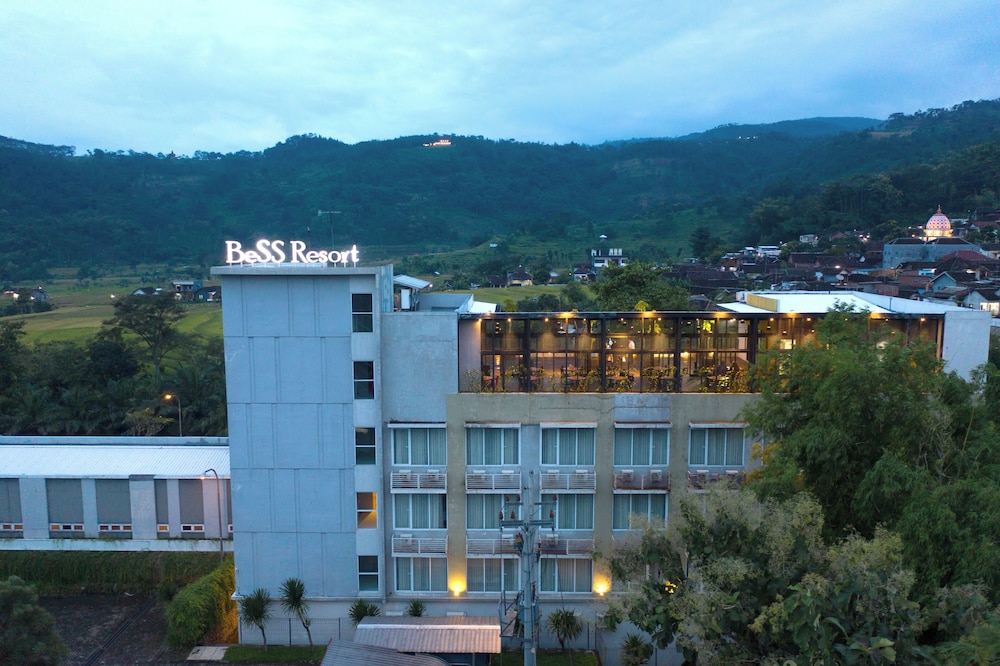 Bess Resort and Waterpark 2/22