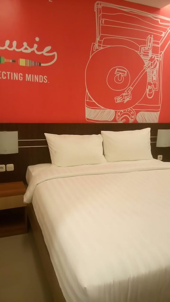 JNJ FRONT ONE HOTEL LAHAT 15/26