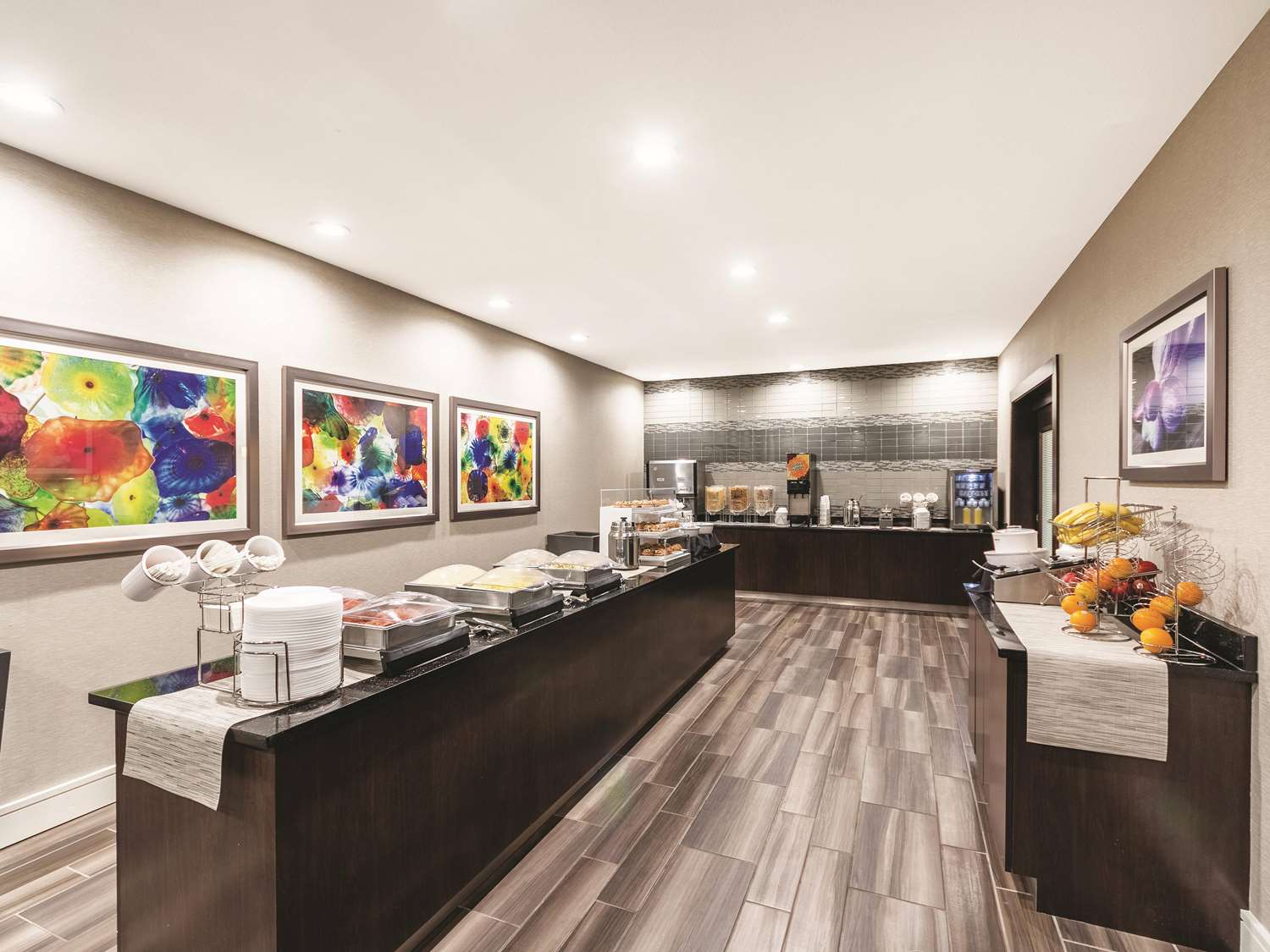 La Quinta Inn & Suites by Wyndham San Antonio Downtown 5/25