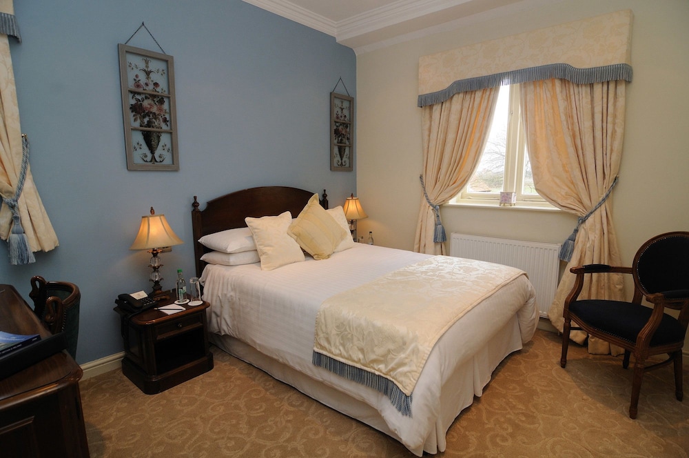 Ye Olde Bell Hotel Spa 11/64